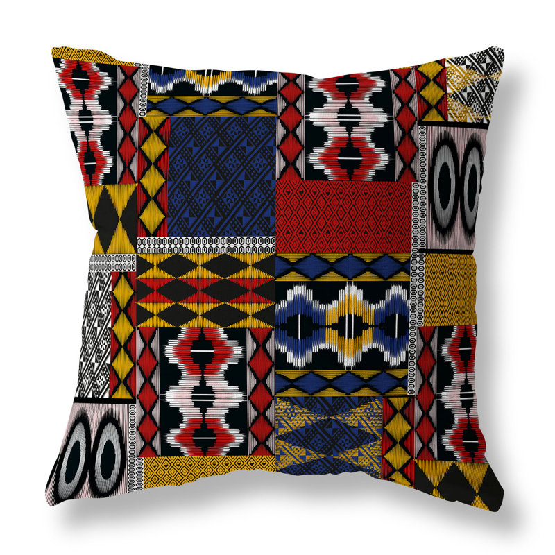 Coussin décoratif intérieur / extérieur Patched Perfection Patchwork, Bleu / rouge / patchwork jaune, H 16 po x l 16 po