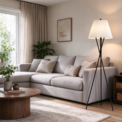 Lampe sur pied moderne de 66 po avec abat-jour en tissu plissé, lampe sur pied en métal noir minimaliste avec interrupteur au pied pour la chambre à coucher, le salon, le coin lecture, le bureau et le chevet (ampoules non incluses)