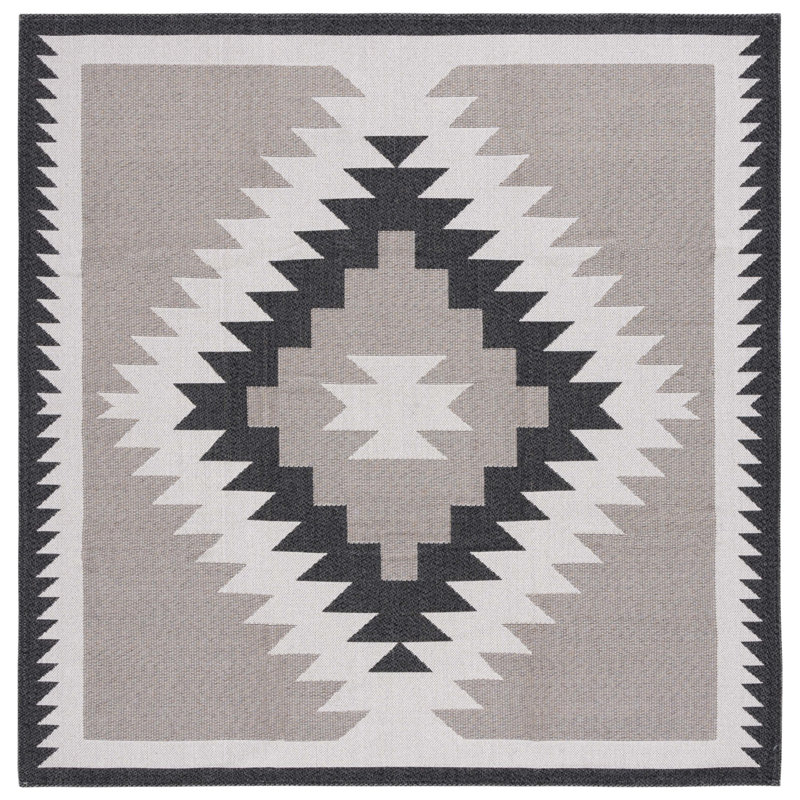 Ilkka geometric performance rug, Carré 8 pi