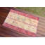 Tapis rétro vintage rouge et beige fait à la main pour un style bohémien unique