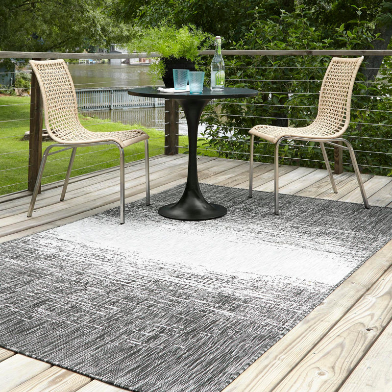 Tapis intérieur / extérieur gris anthracite / gris Pindall, Rectangle 3 pi 3 po x 5 pi 3 po