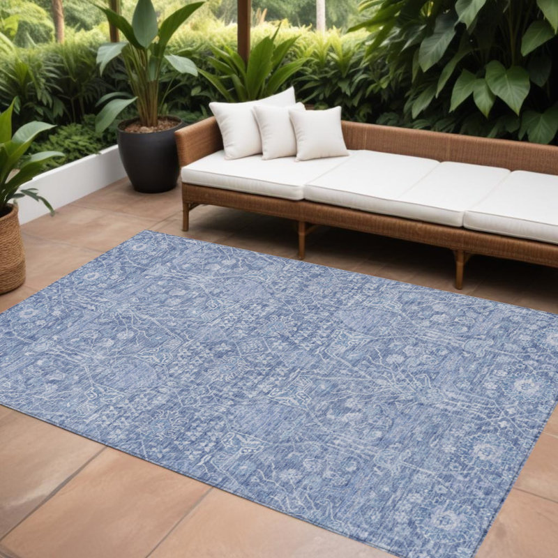 Tapis extérieur lavable floral bleu et ivoire 8 pi x 10 pi Denim