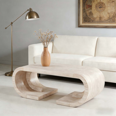 Table basse incurvée en forme de C avec une grande surface et une base creuse pour la vie moderne et les espaces de divertissement, durable et élégant