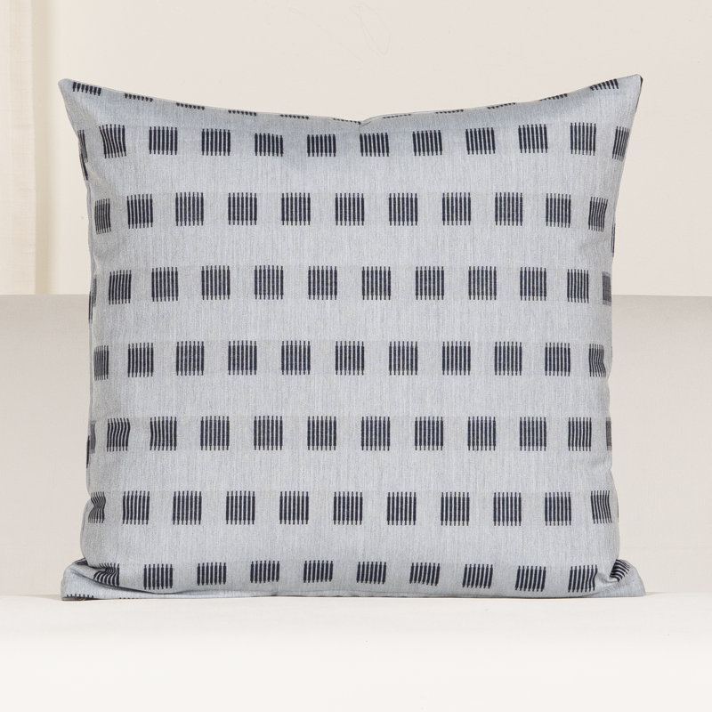 Coussin extérieur Sunbrella Logic Harbor, Port, 16 po x 16 po, Plumes