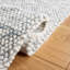 Tapis gris / ivoire à motif géométrique fabriqué à la main Almus-1212387556