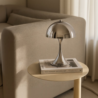 Lampe de table chromée en forme de champignon avec abat-jour dôme poli, base E26