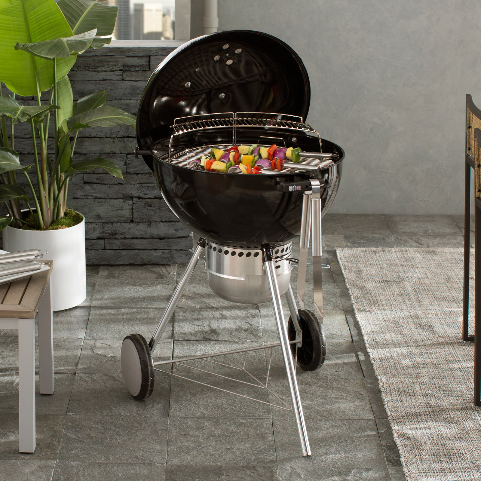 Weber 22" Master-Touch Gbs, Black