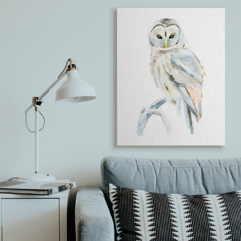 Portrait d'un hibou arctique hivernal perché sur une branche d'arbre, Toile tendue, H 48 po x l 36 po