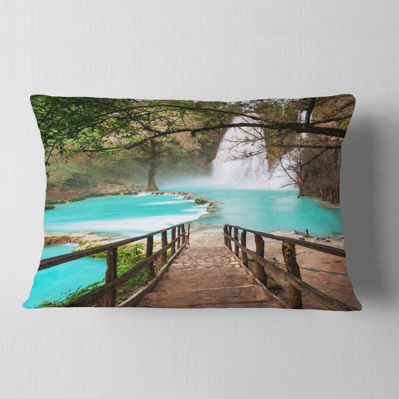Coussin lombaire paysage escalier dans une belle cascade