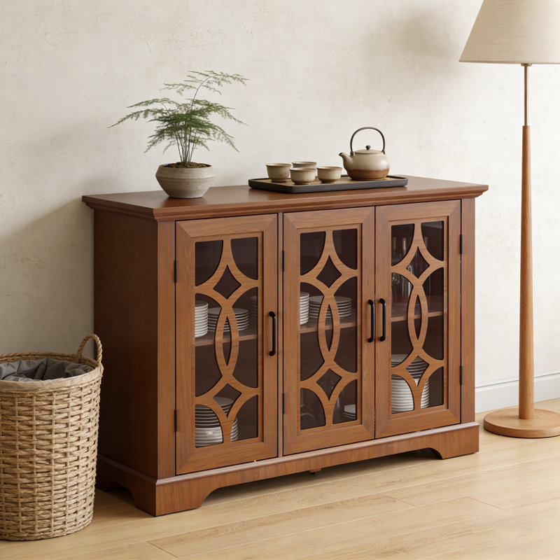 Buffet spacieux à 3 portes avec portes en verre trempé et tablette réglable pour un rangement flexible dans la salle à manger ou le salon.