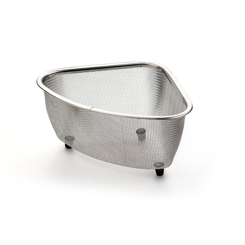 Panier de coin en filet dans l'évier