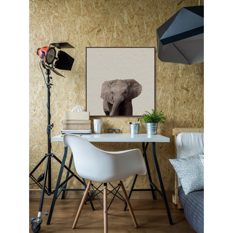 « éléphant surprise », art encadré, H 12 po x l 12 po x P 1,5 po