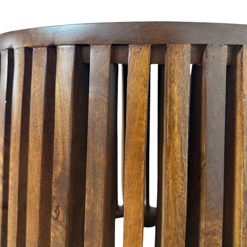 Élégante table d'appoint ronde brune de 24 po avec base à lattes en forme de cloche, Brun