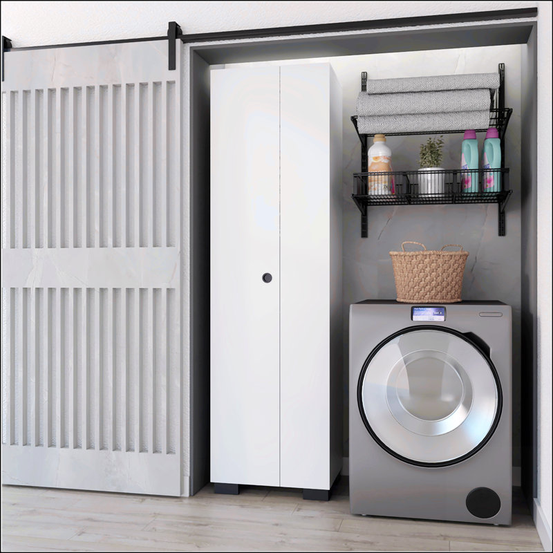 Armoire balai blanche avec tablettes de rangement