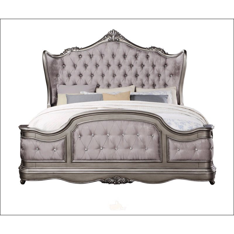 Très grand lit en velours et finition platine antique, Très grand