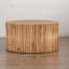 Table basse cylindrique 31,5 "de style rétro avec motif à relief vertical (table seulement)