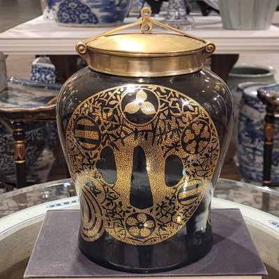 Pot décoratif en porcelaine peint à la main