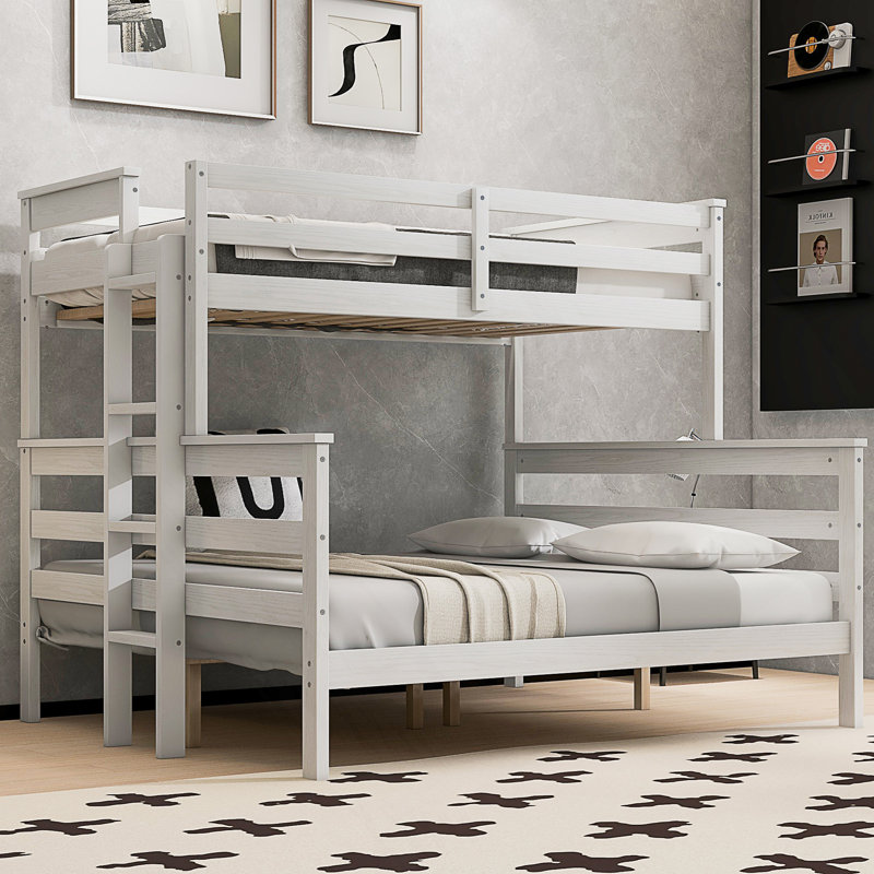 Lit simple superposé au-dessus de grand lit en bois avec échelle Wood