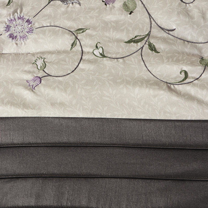 Édredon 7 pièces - Beauté brodée, 2 taies décoratives, 3 coussins décoratifs, 1 édredon et jupe de lit 100% décorative, Mauve
