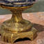 Grand vase trophée en porcelaine avec saule bleu bronze