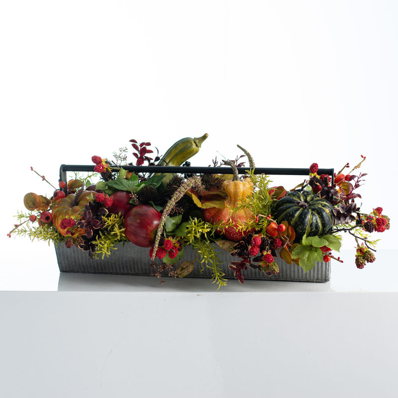 Arrangements floraux mixtes dans un vase