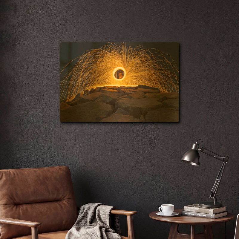 «Ponto Bursting» par Chris Moyer, art mural en métal doré, 24 po x 16 po, 24 po x 16 po