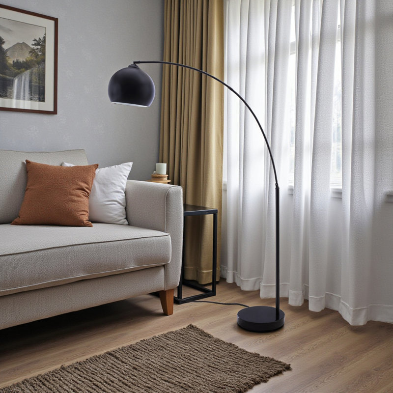 Lampe sur pied en métal noir 74 po Jasper