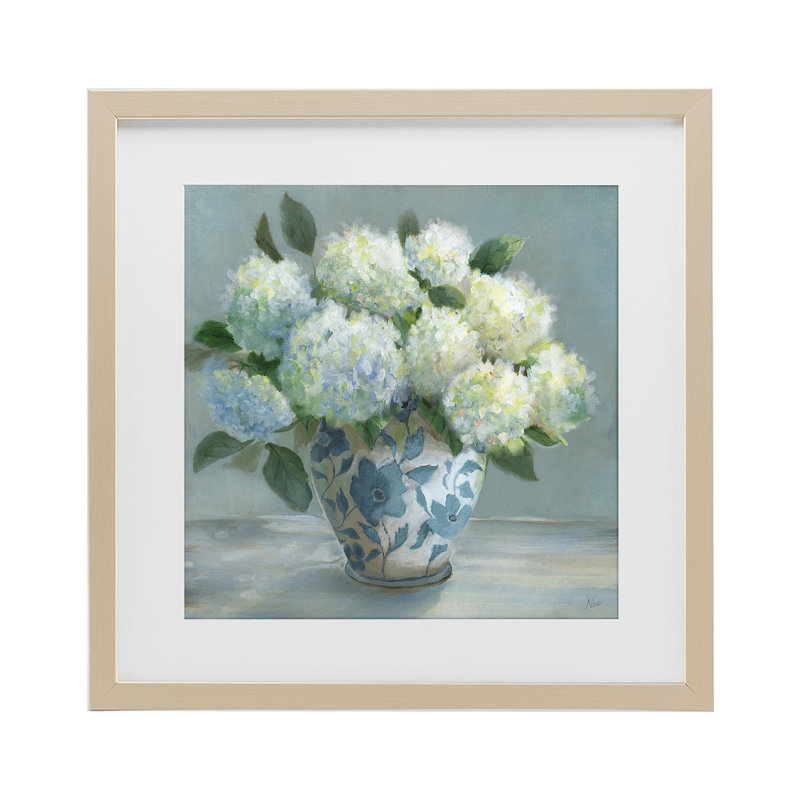 Hydrangeas in Elegant Vase, reproduction encadrée sous verre, design par Nan, H 13 po x l 13 po