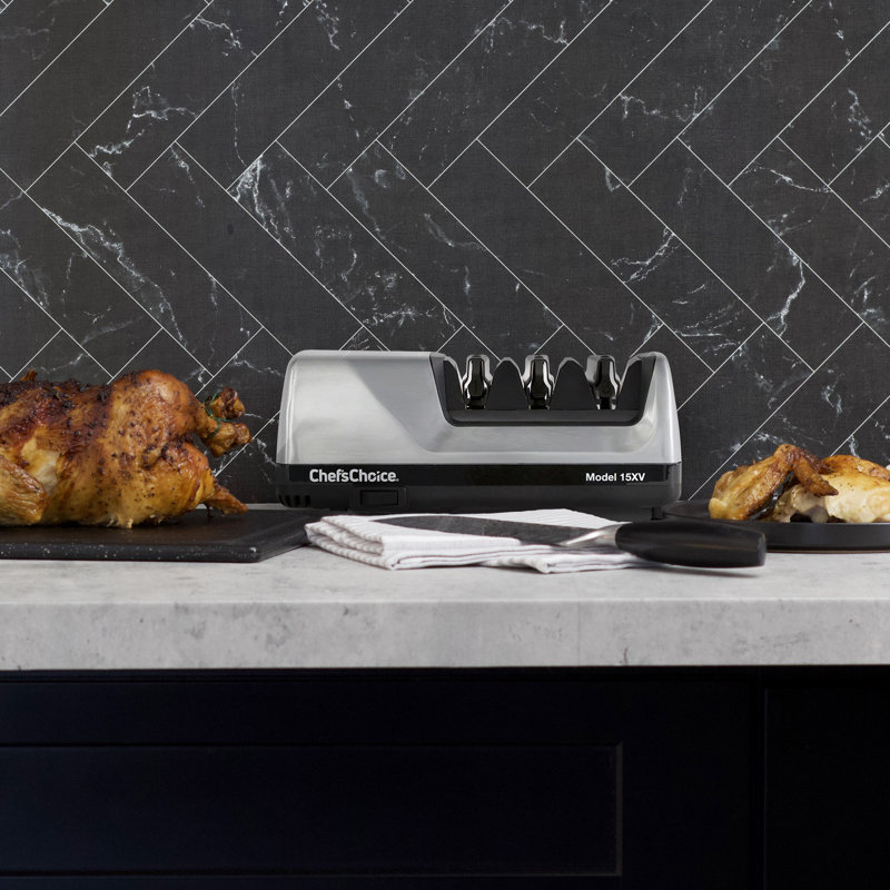 Model 15xV PRO - Electric Sharpener - 3-Stage 15° Trizor