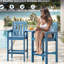 De 2 chaises hautes bleues, texture de grain de bois, plateau amovible, trou de parasol, idéal pour les tabourets de bar près de la piscine, 2 sièges de balcon faciles à assembler