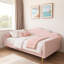 Lit de jour rembourré avec tête de lit en forme de nuage, conception Vichy, pieds en métal doré et support à lattes en métal-334808961