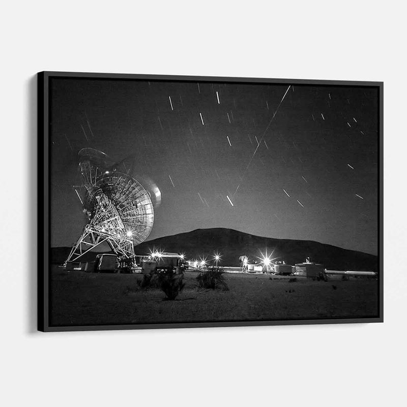 «Floydell Black Satell» sur toile, H 12 po x l 16 po, Cadre noir