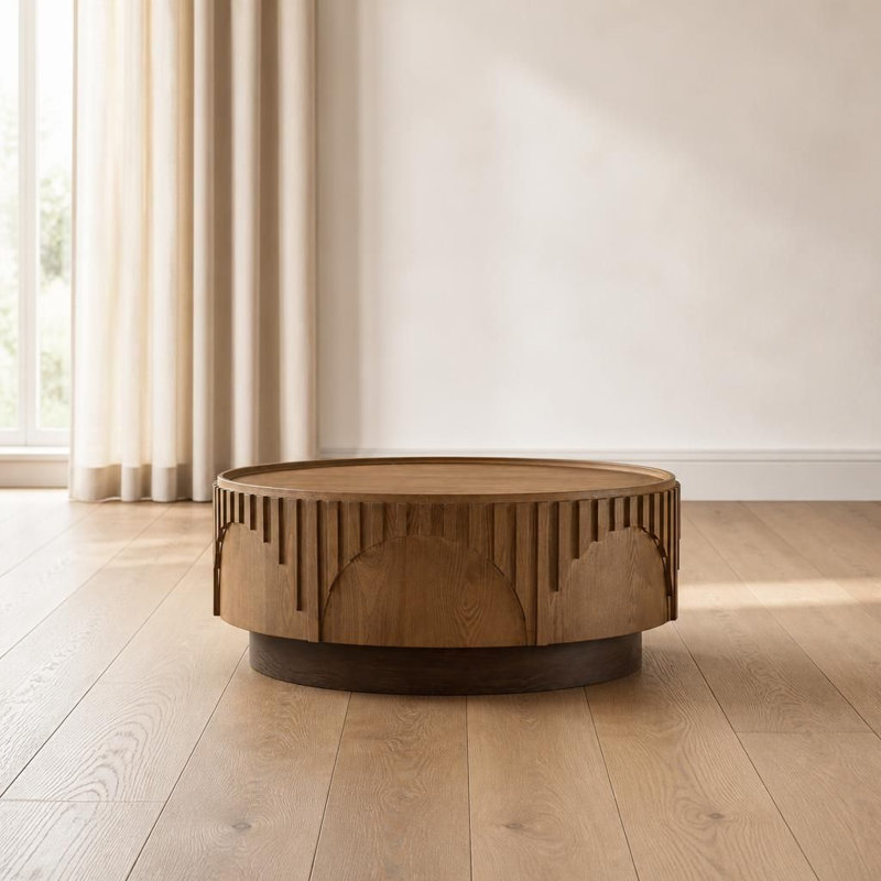Table basse ronde fabriquée à la main avec un motif en relief cannelé à la lune, une table centrale à piédestal robuste, une table à thé en bois massif multifonctionnelle