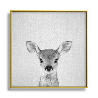 Bébé cerf noir et blanc - photographie encadrée sur verre