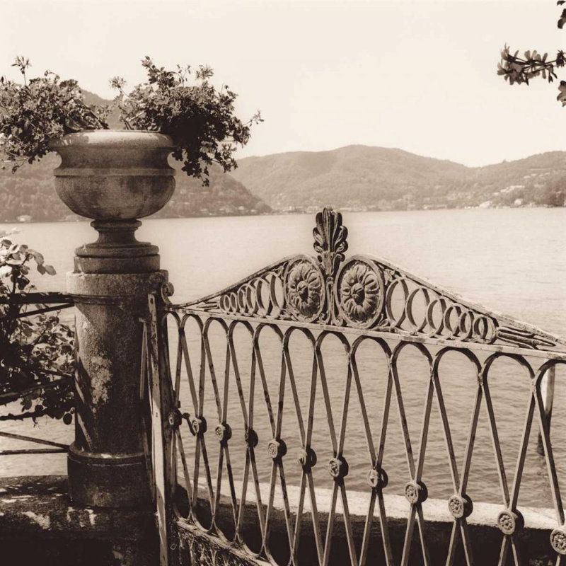 Art sur toile tendue, Alan Blaustein, Art Gallery: Cernobbio Vista, H 15 po x l 15 po