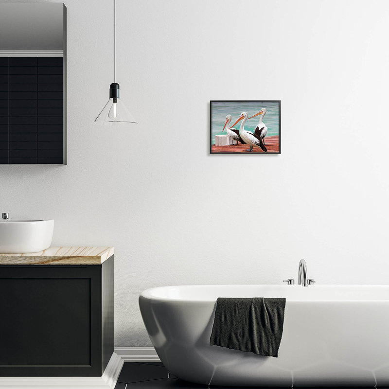 Pelican Trio Port Dock, estampe numérique par Ziwei Li, H 11 po x l 14 po x P 1,5 po, Giclée encadrée noir minuit