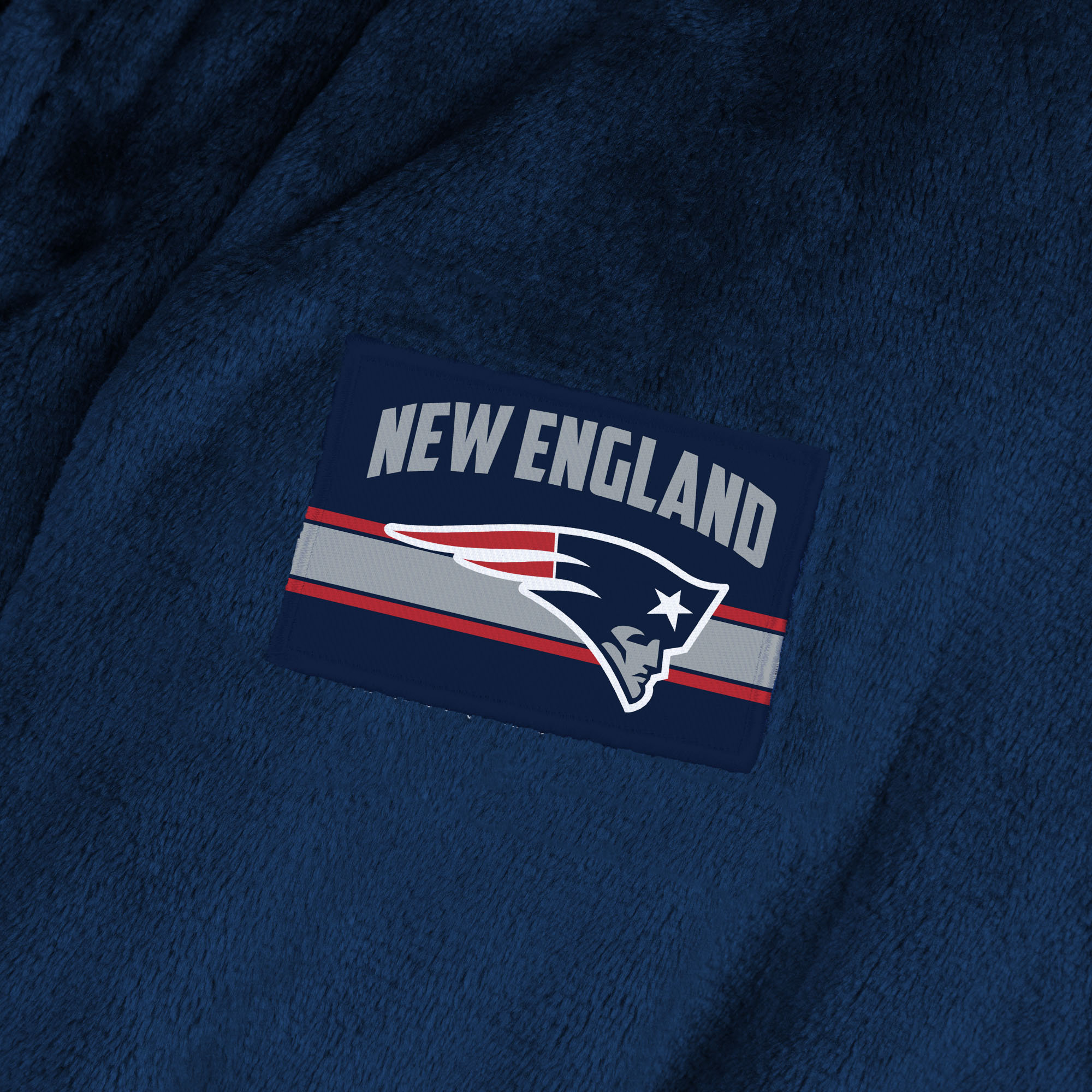 One Allium Way® NFL New England Patriots Rollout Silk Touch Robe, Sport ...