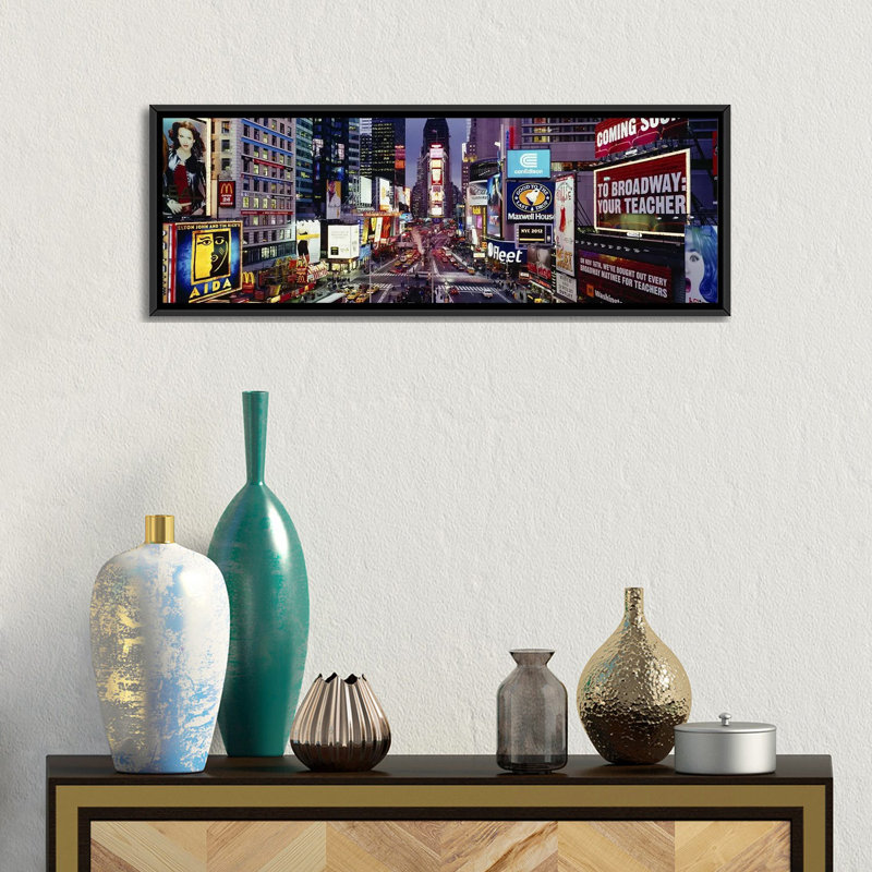 «Panoramic Circulation on a Road», Times Square, Manhattan, New York, reproduction de photo sur toile, Cadre noir