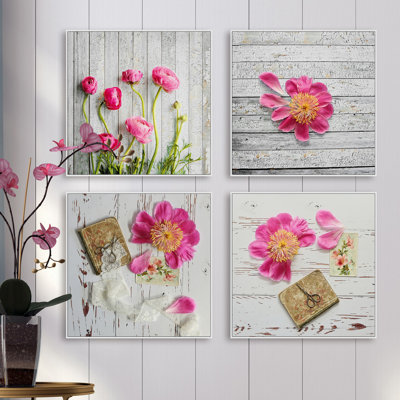 Quadriptychs de pétales roses