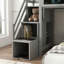 Lit superposé simple au-dessus d'une chambre double avec escalier de rangement et tableau noir Dreamy-331827475