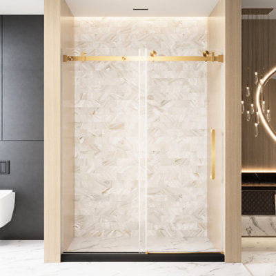 Porte de douche coulissante simple 56 - 60 po l x 76 po H pour salle de bain, verre trempé transparent de 6 mm, pellicule de protection, rail tubulaire carré en acier inoxydable, finition or brossé, roulettes de 4,8 cm pour un fonctionnement fluide et stable.