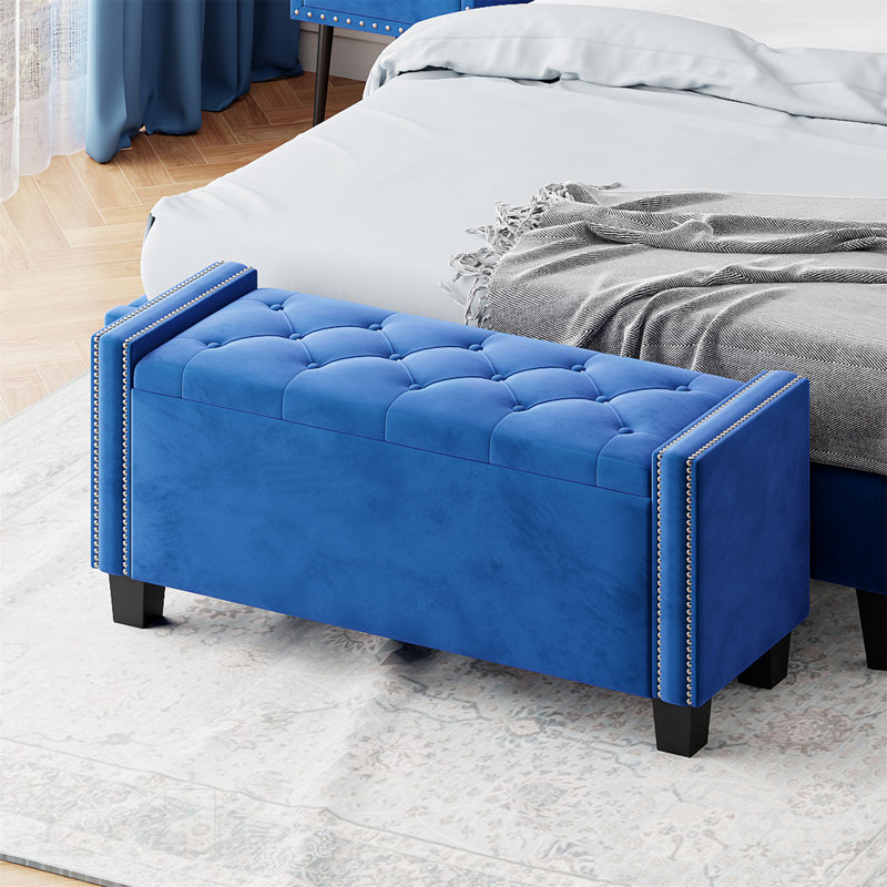 Banc de rangement rembourré en velours luxueux avec design à rivets, idéal pour l'organisation de la chambre à coucher et du salon