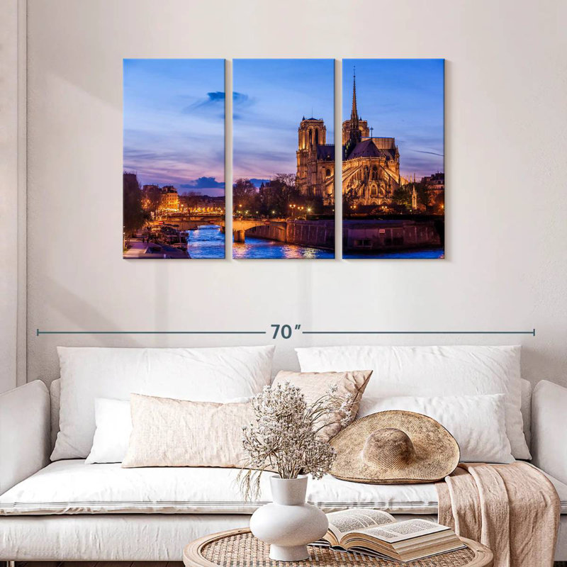 Nicci Notre Dame à Paris la nuit, H 28 po x l 45 po