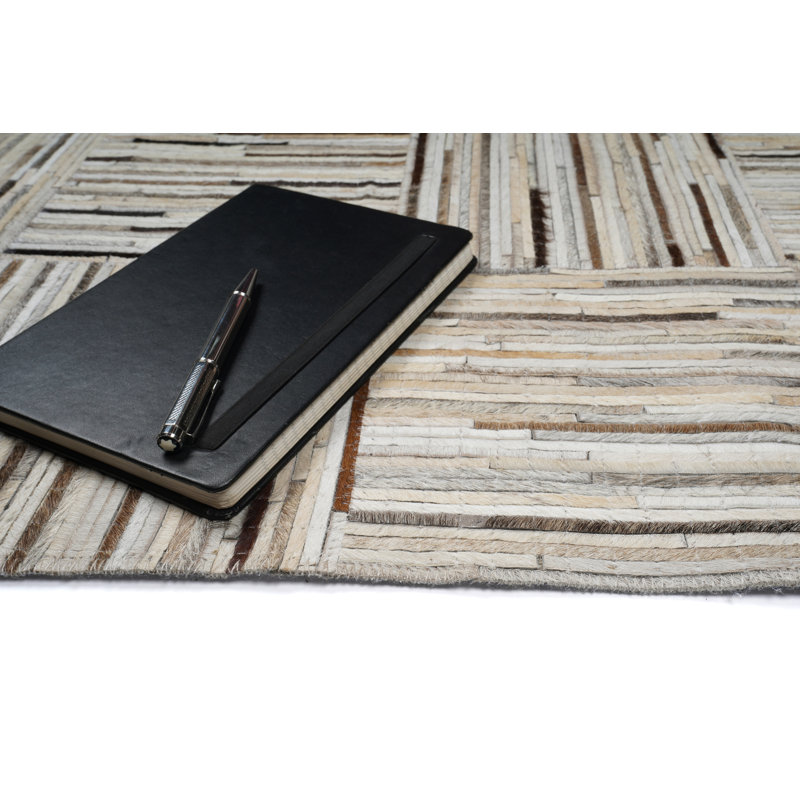 Cowhide Southwestern Indoor Rug, Rectangle 4' x 6'