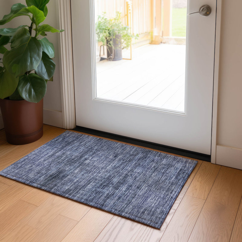 Tapis bleu marine en polyester tissé à la machine Malchow, Rectangle 1 pi 8 po x 2 pi 6 po