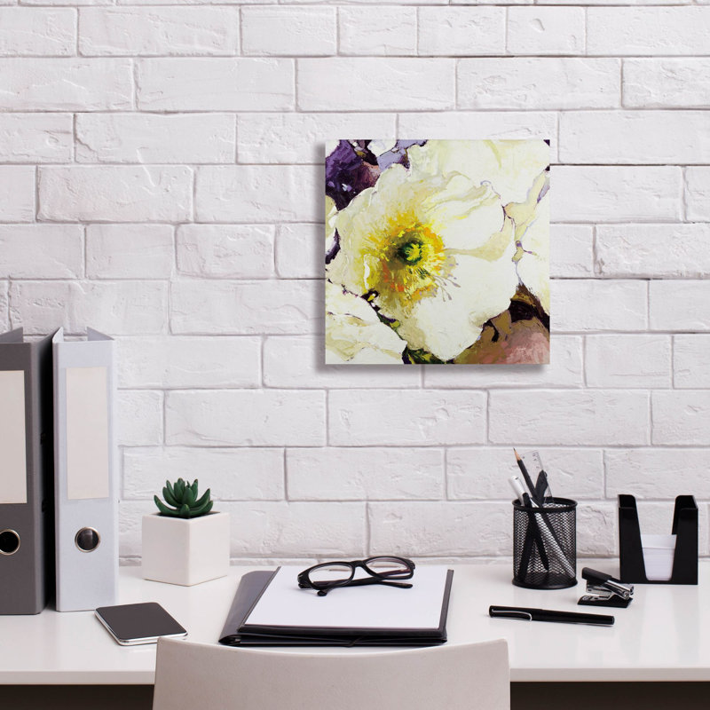 «White Poppies Up Close» par Shirley Novak, art mural sur toile, H 12 po x l 12 po x P 0,75 po