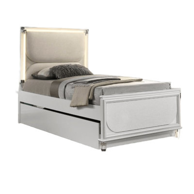 Lit simple contemporain blanc perle avec tissu, bois d'hévéa massif, bois d'ingénierie et panneaux décoratifs à DEL, tête de lit illuminée