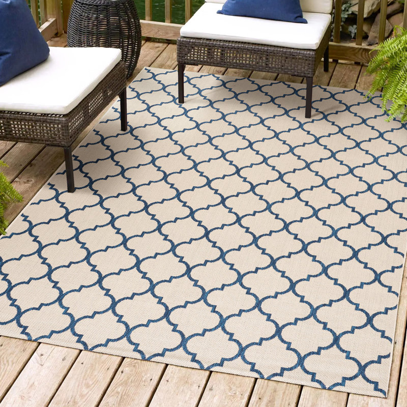 Arabesque Ogee Trellis Beige/Navy Indoor/Outdoor Rug, Rectangle 5'3" x 7'7"