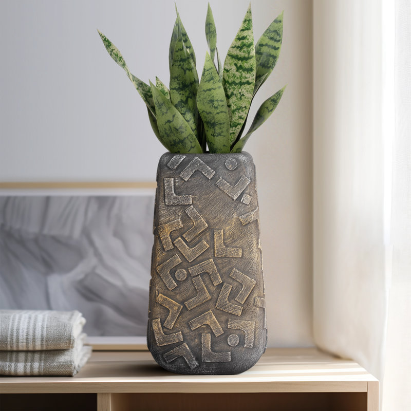 Vase en céramique Bebir Shapes, H 17 po x l 9 po x P 4 po