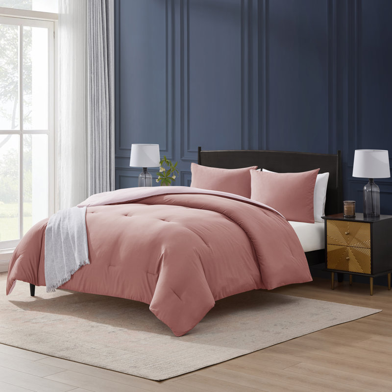 Ultra Soft Modern Reversible 3 Piece Comforter Set, Queen Comforter + 2 Standard Shams, Pink/Plush Pink